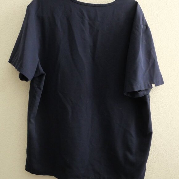 FIGS Navy Blue Scrub Top - Picture 4 of 4